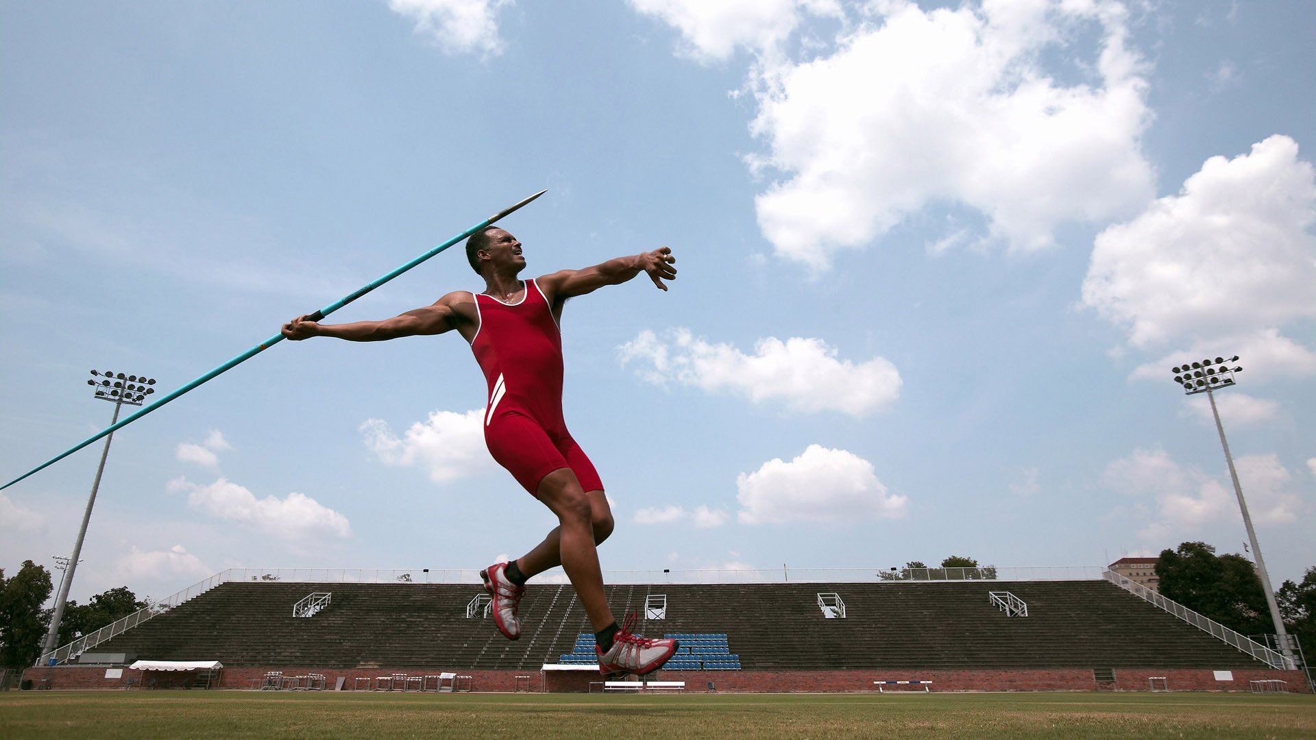 冬奥场馆智能系统协助运动员热身训练，冬奥会设备